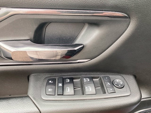 2022 RAM 1500 Big Horn Crew Cab 4x4 5'7" Box
