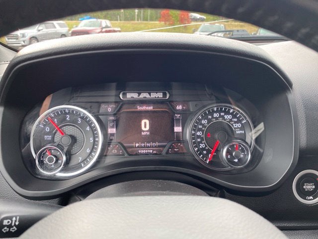 2022 RAM 1500 Big Horn Crew Cab 4x4 5'7" Box