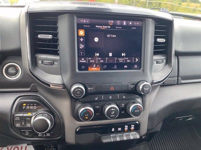 2022 RAM 1500 Big Horn Crew Cab 4x4 5'7" Box