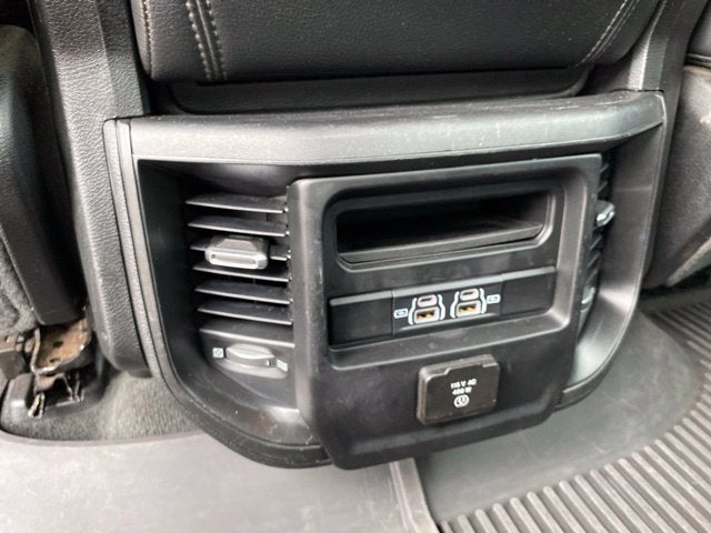2022 RAM 1500 Big Horn Crew Cab 4x4 5'7" Box