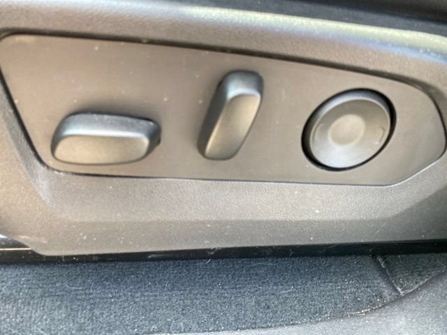 2023 GMC Canyon 4WD AT4