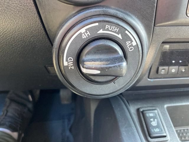 2019 Nissan TITAN SV