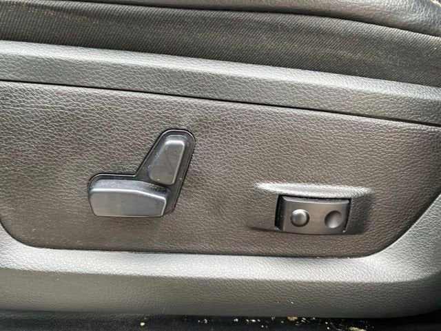 2019 RAM 2500 Laramie Crew Cab 4x4 6'4" Box