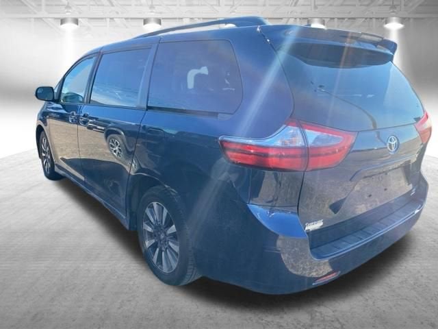 2020 Toyota Sienna LE