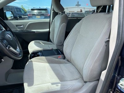 2020 Toyota Sienna LE