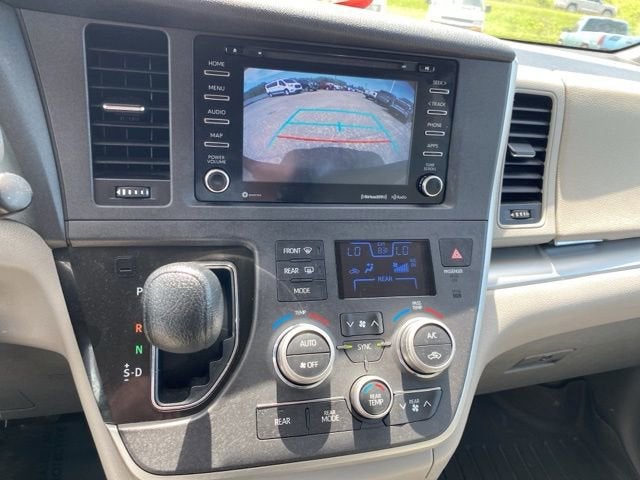 2020 Toyota Sienna LE
