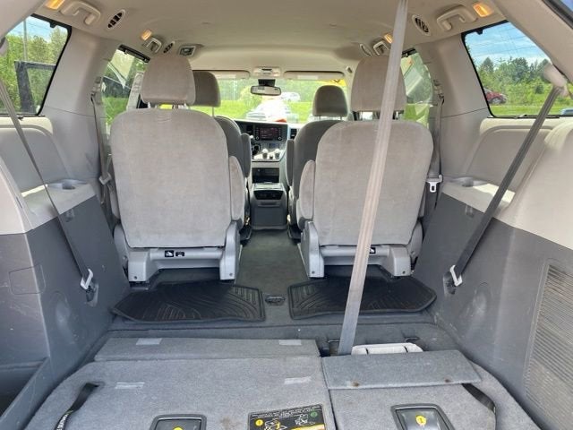 2020 Toyota Sienna LE