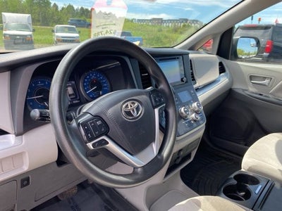 2020 Toyota Sienna LE