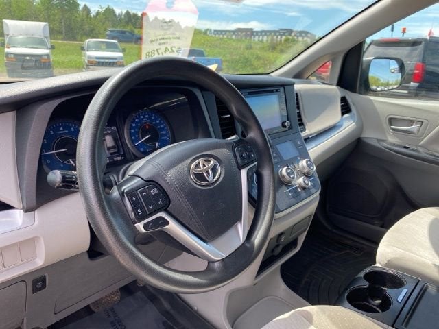 2020 Toyota Sienna LE