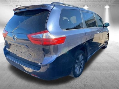 2020 Toyota Sienna LE