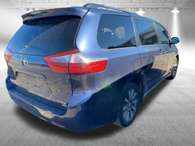 2020 Toyota Sienna LE