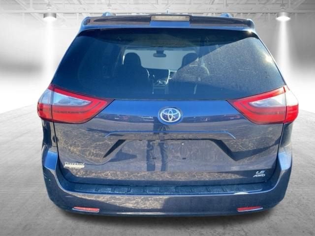2020 Toyota Sienna LE