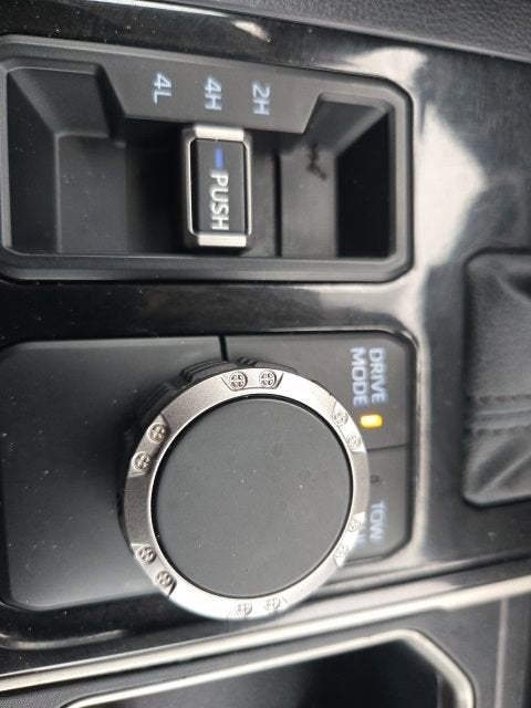 2022 Toyota Tundra 4WD SR5