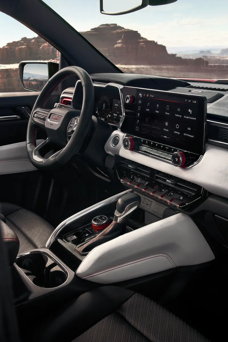 2026 GMC Canyon infotainment system at Marquette GMC in MARQUETTE MI